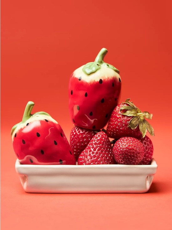 Anthropologie Other - ❤️NWT Anthropologie Strawberry Salt & Pepper Shakers🍓